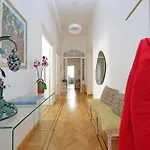 Treasurerome Adriana Charme 4Br