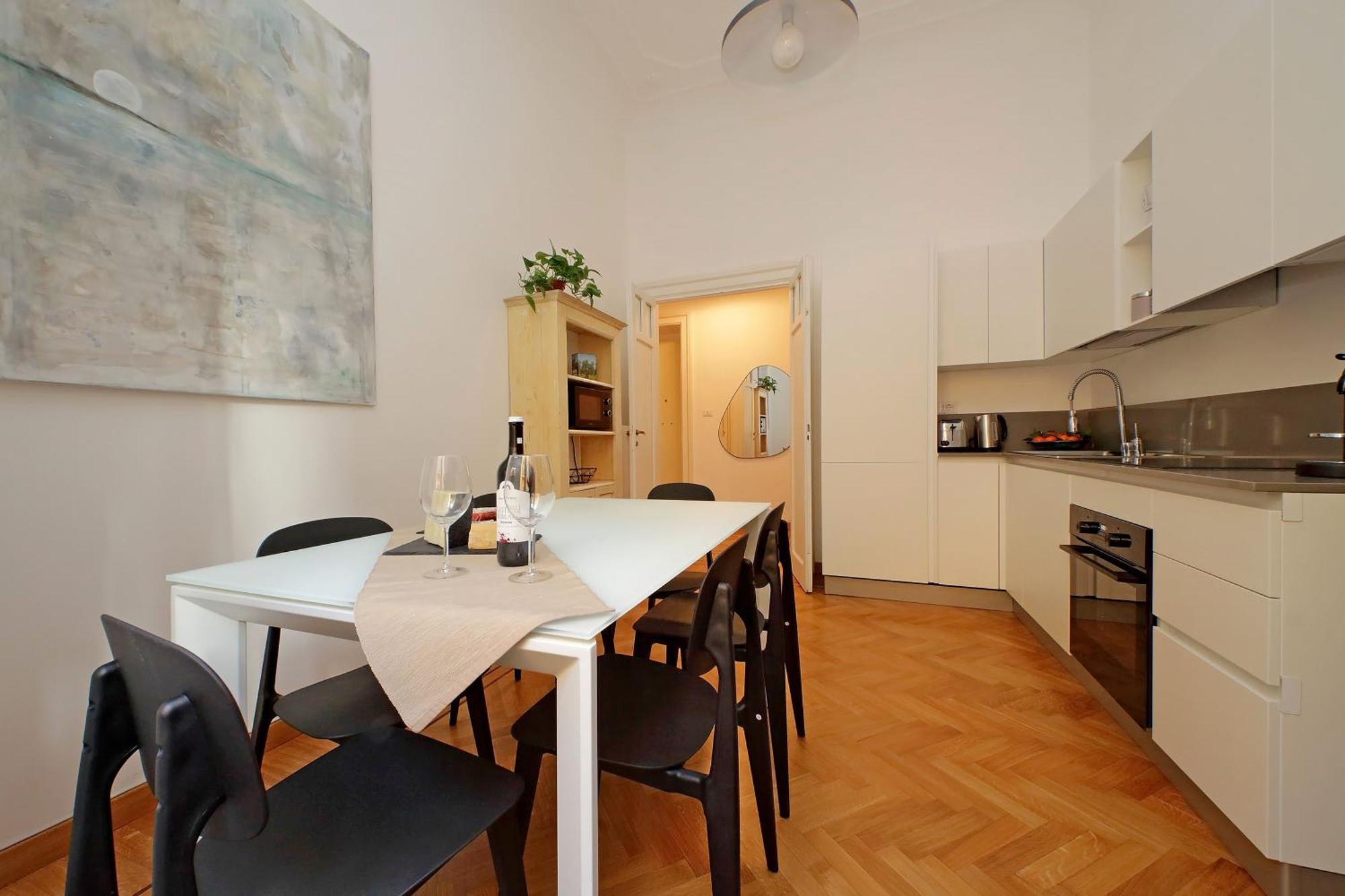Apartment Treasurerome Adriana Charme 4br Rom